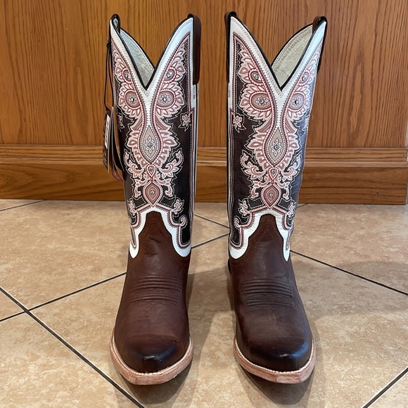 Ariat size 8.5 Alameda boots - Picture 4 of 9